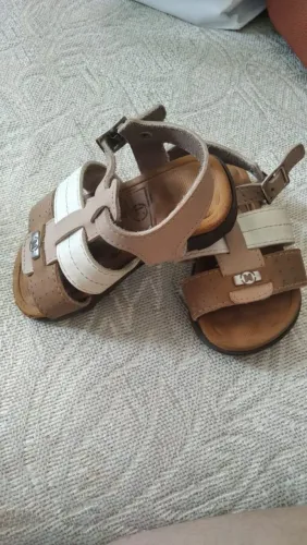 Vendo essas 2 sandálias lindas pra menino 