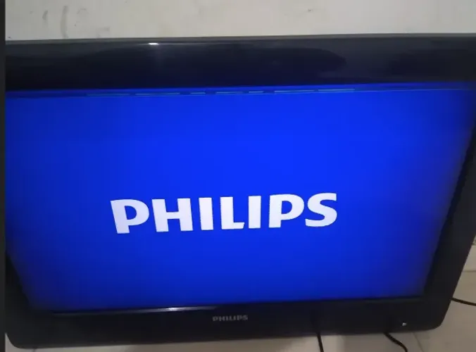 TV Philips 26" PFL 3404/78 - Com defeito (veja fotos)