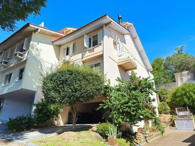 Casa em Condomínio em Tristeza