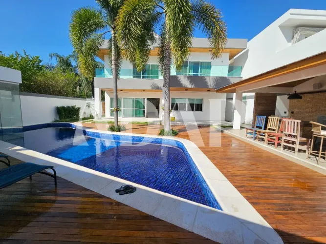 Casa de Luxo na Barra da Tijuca: 5 Suítes, 3 Salas, 8 Banheiros, 3 Vagas, 650m² - Espetacu