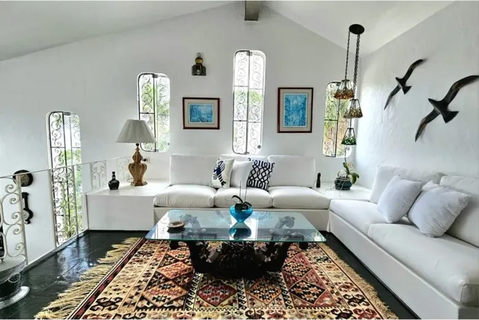 Casa em condomínio para venda com 4 quartos, sendo 4 suítes, 427m²