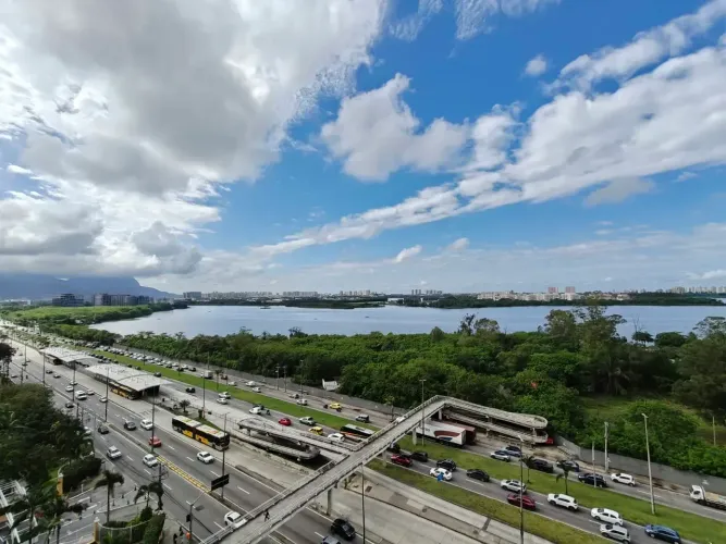 Apartamento para aluguel com 155 metros quadrados com 4 quartos