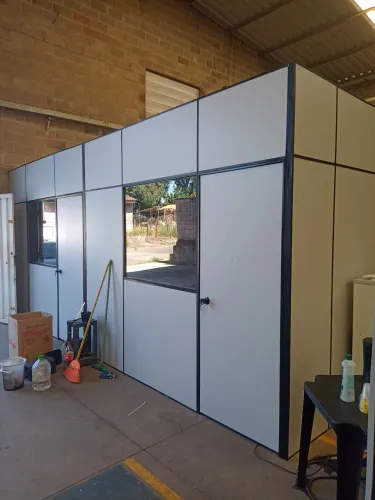 DIVISORIAS DE EUCATEX NOVAS E USADAS 