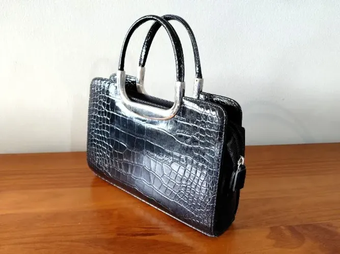 BOLSA FEMININA DE MÃO - VINTAGE EM COURO VERNIZ