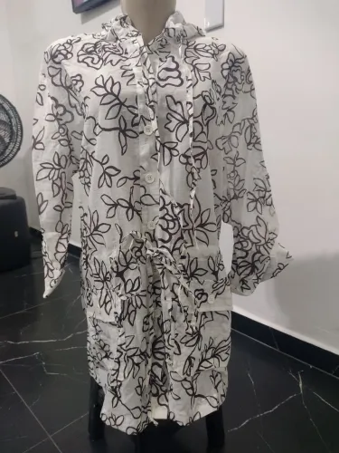Blusa branca e preta Tam 42