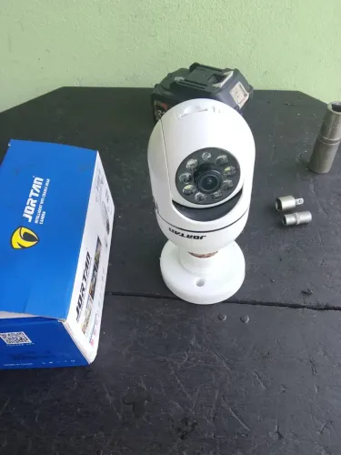 Fazemos instalações de câmeras de segurança