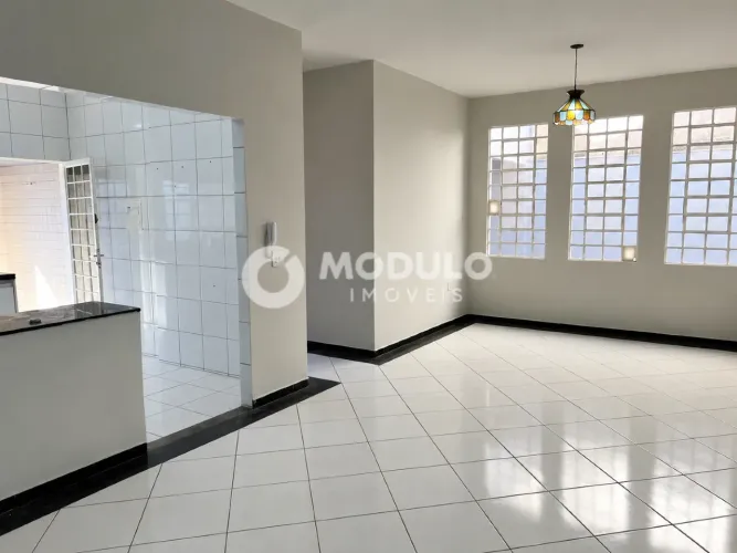 Casa residencial disponível para locação no bairro Nova Uberlândia.