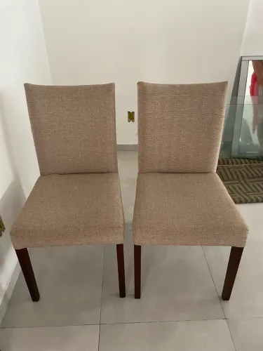 Vendo 4 cadeiras em ótimo estado. 