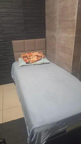 CAMA DE SOLTEIRO COM CABECEIRA