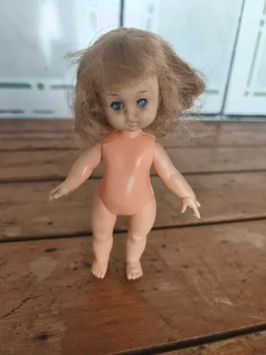 Boneca antiga Lucy