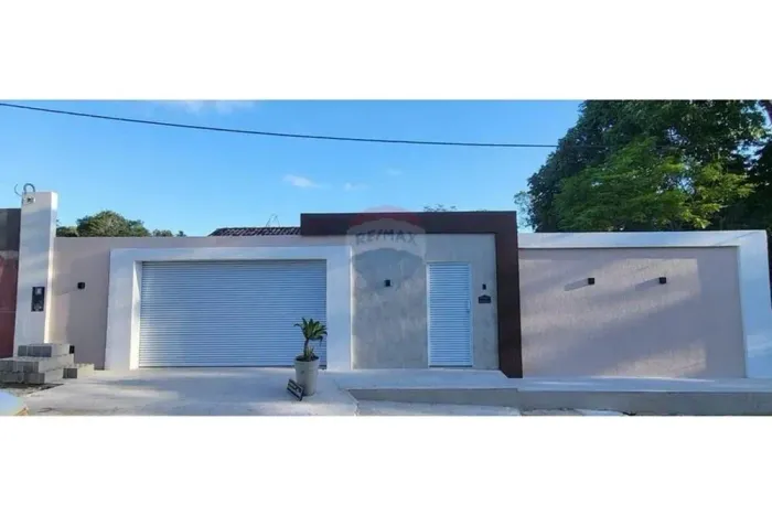 Casa com 3 Pavimentos no Village III  Ideal para Moradia ou Investimento