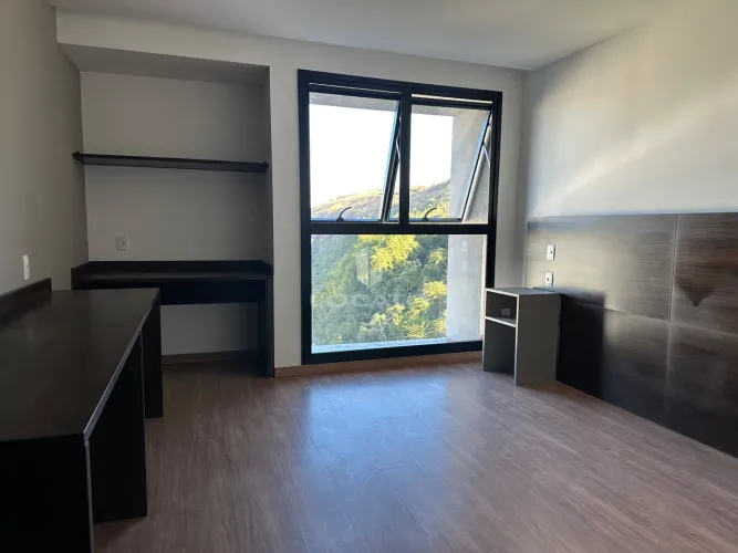 Studio ao lado da UFJF com lazer no terraço
