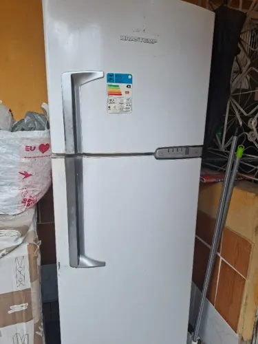 Vendo geladeira Brastemp 352litros