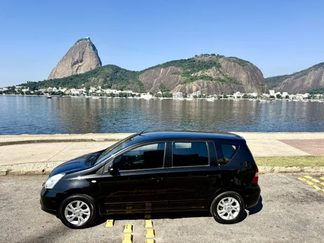 Nissan Livina S 1.8 16V Flex Fuel Aut. 2014