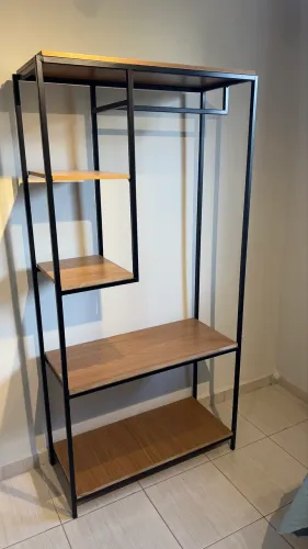 Cabideiro Arara estilo industrial 193x94x40cm Louro Freijó