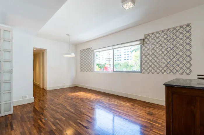 Apartamento para venda e locação em Moema com 2 quartos, sendo 2 suítes, 70m²