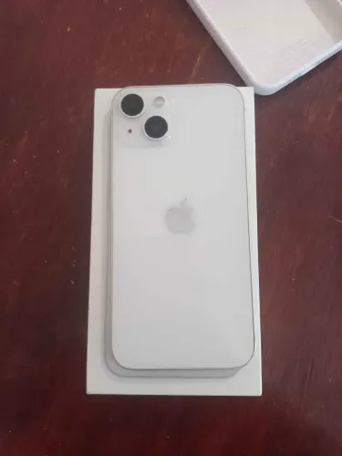 IPhone 13.