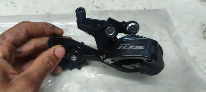 Câmbio traseiro Shimano 105 12v FD-7100 semi zero