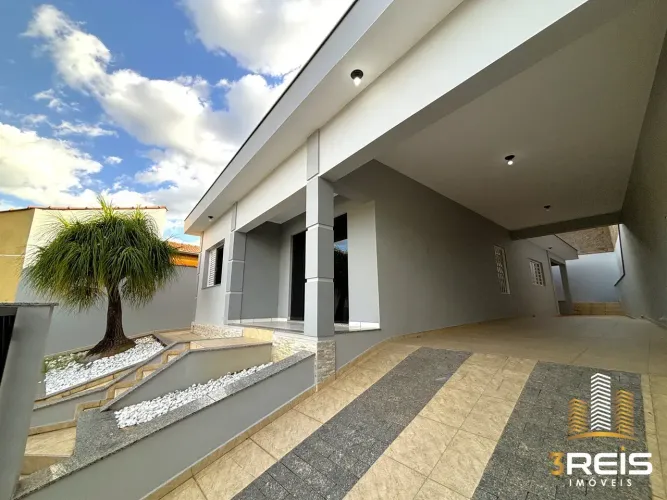 CASA TÉRREA COM 3 DORMITÓRIOS NO BAIRRO BELA VISTA EM SOCORRO/SP