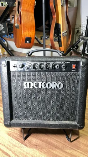 Amplificador Meteoro Nitrous Drive 15w