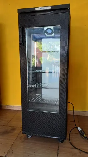 Expositor de bebidas pequeno