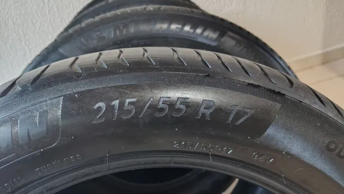 Vendo pneu meia vida 215/55/R17