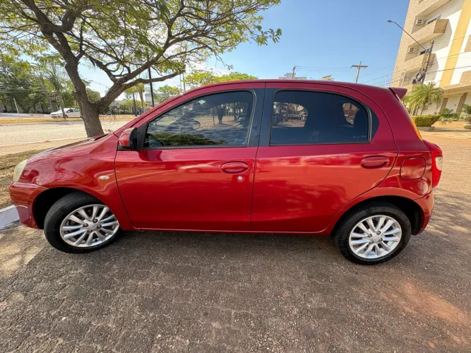 Toyota Etios XLS 1.5 Flex 16V 5P Mec. 2014