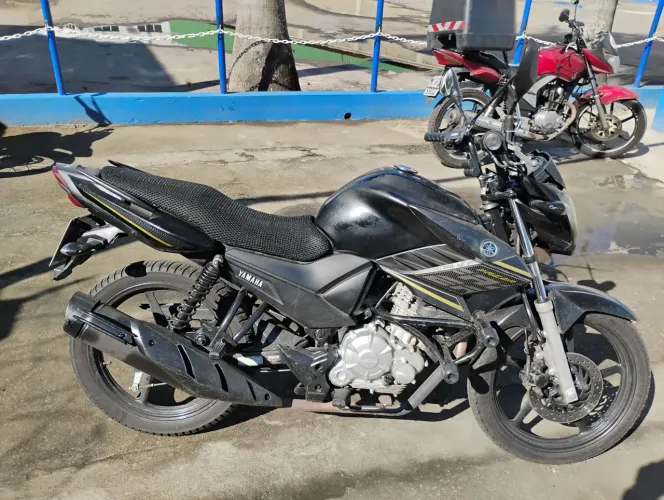 Vendo fazer 150cc manutenção em dia , documento em dia