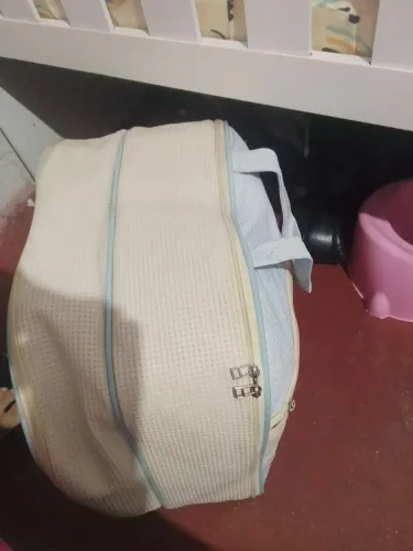 Vendo mala de roupa de bebe novinhas