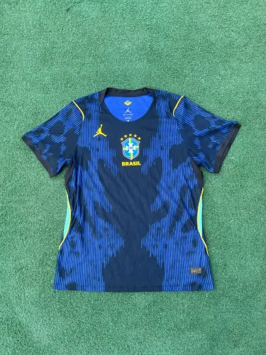 Camisa Brasil 2026 azul- Modelo jogador