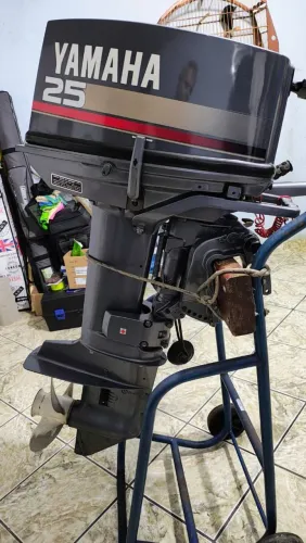Motor de popa YAMAHA 25 HP 