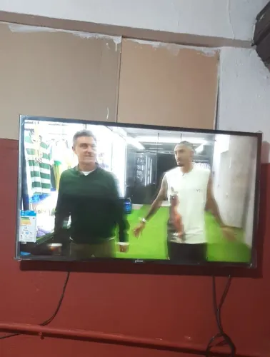 TV 40 smart polegadas ainda no plástico 