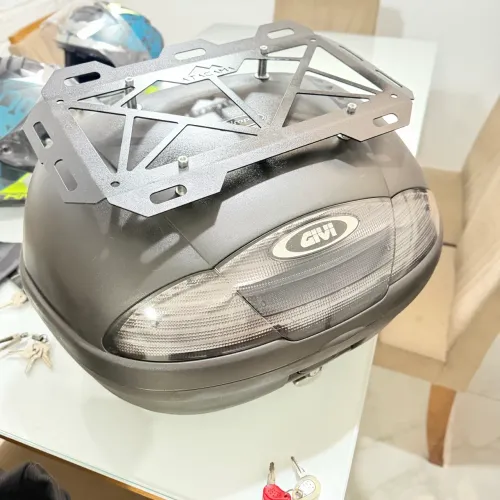 Baú de moto Givi 46 L