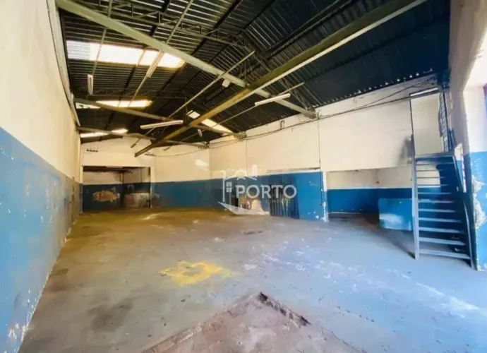 Ponto comercial Galpão à venda no bairro Vila Areião em Piracicaba