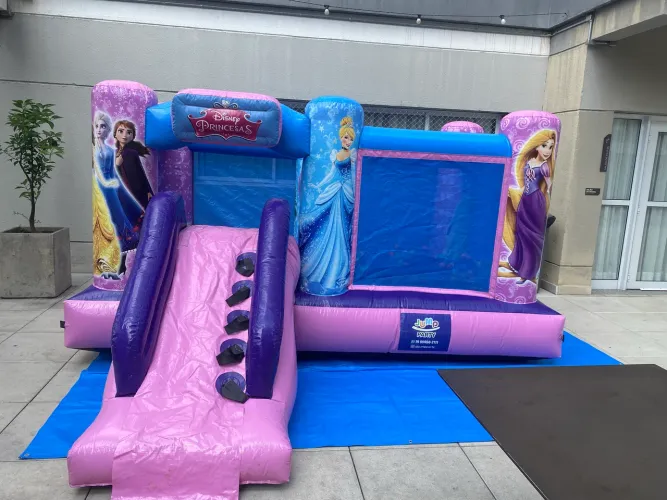 Locação brinquedo Multiplay inflável