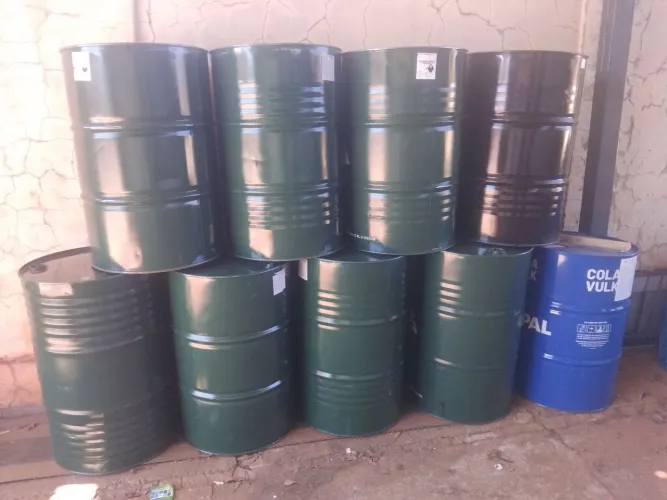 Vendo tambores de200 litros vazio 