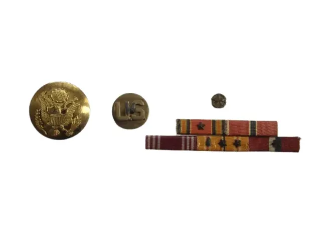 Lote de Barretas e Emblemas de Veterano EUA 2ª guerra