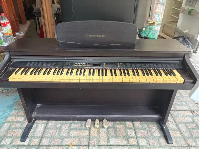 Piano elétrico