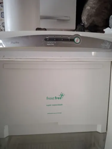 GELADEIRA FROST FREE 375 LITROS  TEM QUE LIMPAR.. 