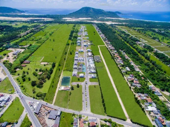Terreno à Venda em Loteamento Residencial no Rio Vermelho, Florianópolis !!