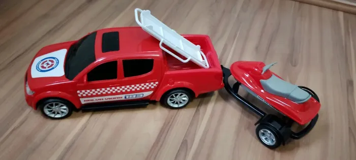 Caminhonete Pick Up Salva-Vidas