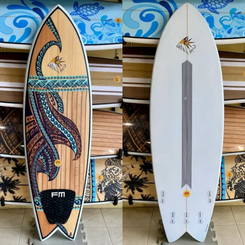 Prancha de Surf Fish 6'4 com 55L Semi nova 