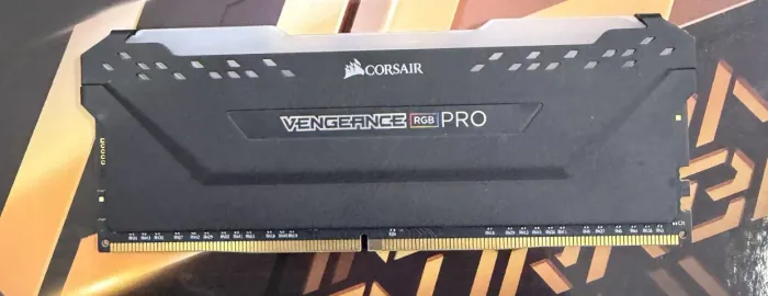 Memória DDR4 16gb 3200MHZ Corsair vengeance RGB- Loja física