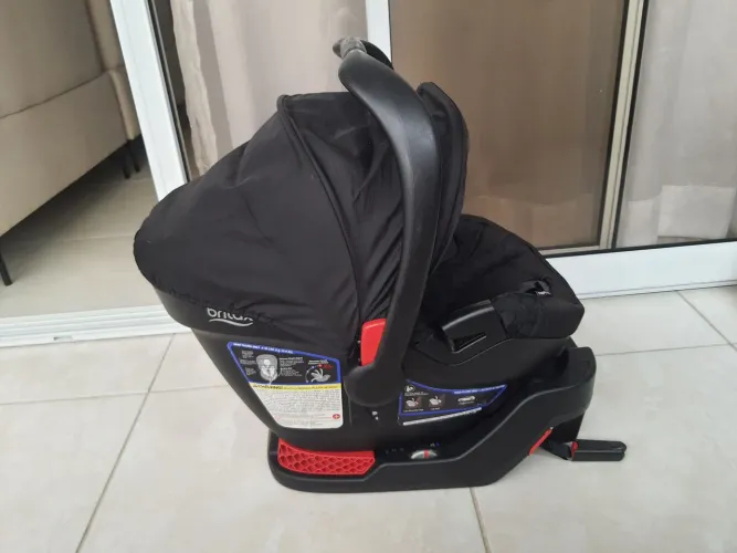 Cadeirinha De Bebê Com Base Britax B-SAFE 35 (Usado)