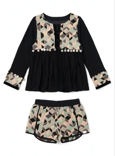 ? CONJUNTO BOHO M - R$ 74,00   MARCA CAMU CAMU  Bata + short, moedinhas intactas!