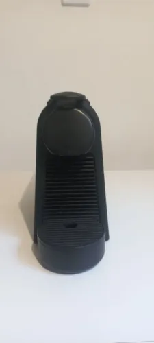 Cafeteira Nespresso Essenza Mini Preta 127v