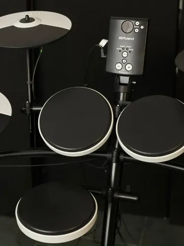 bateria eletronica roland td1k portatil td-1k td1-k cor preto