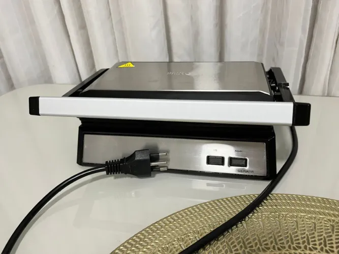 Sanduicheira Grill Philco 127V