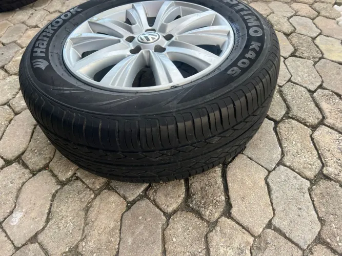 Pneu e roda de Amarok  original 
