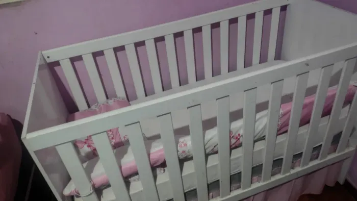 Vendo berço que vira cama sem o colchão